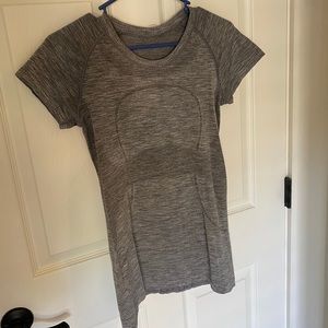 Lulu Lemon Swiftly Tech short sleeve